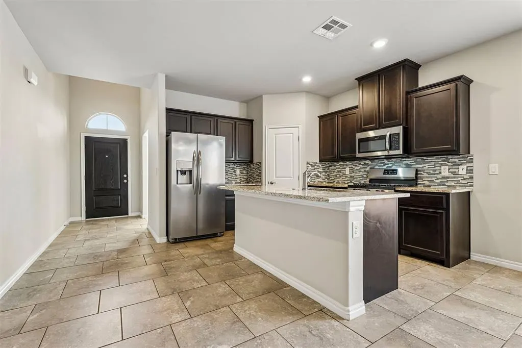 Photo 8 — 14721 Rambling Creek Circle, Oklahoma City, OK 73142