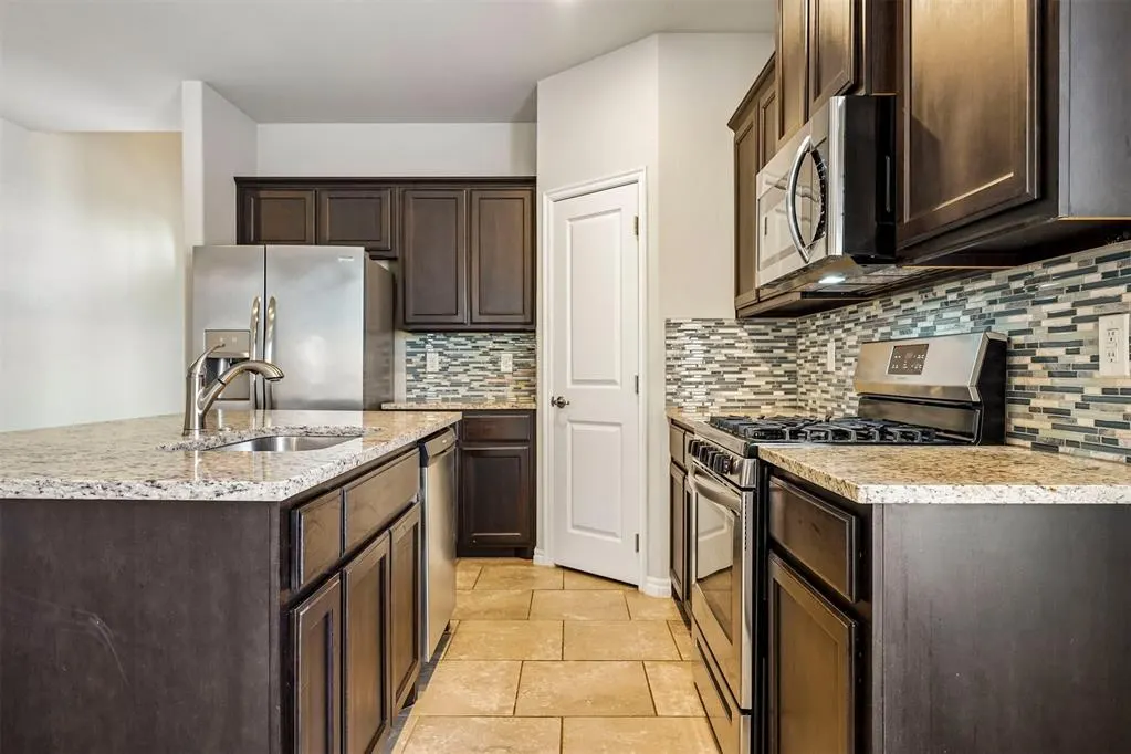 Photo 9 — 14721 Rambling Creek Circle, Oklahoma City, OK 73142