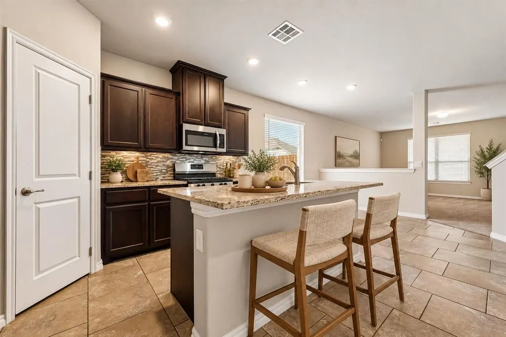 Photo 9 — 14721 Rambling Creek Circle, Oklahoma City, OK 73142