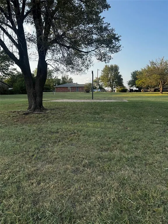 Photo 2 — 2609 W Orbit Drive, Guthrie, OK 73044