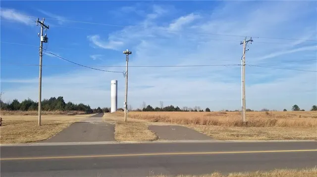 Photo 4 — SE 29th Street, Harrah, OK 73045