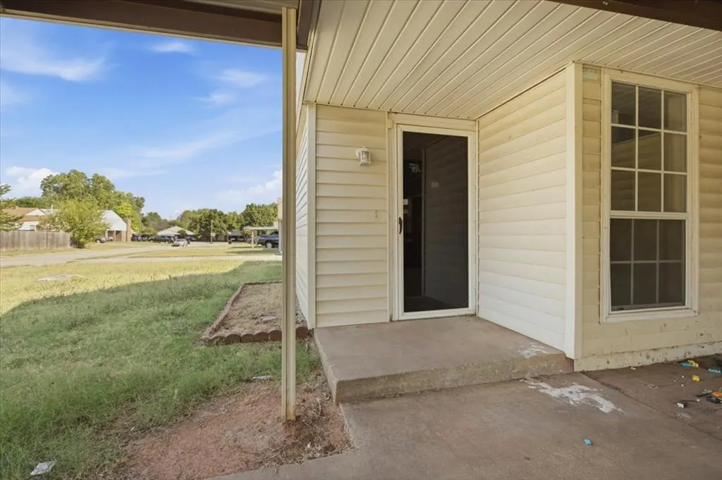 Photo 2 — 1500 Autumn Drive, Oklahoma City, OK 73160