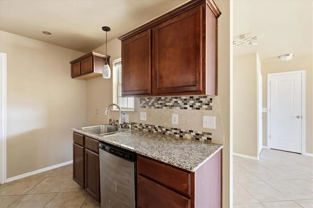 Photo 9 — 1500 Autumn Drive, Oklahoma City, OK 73160