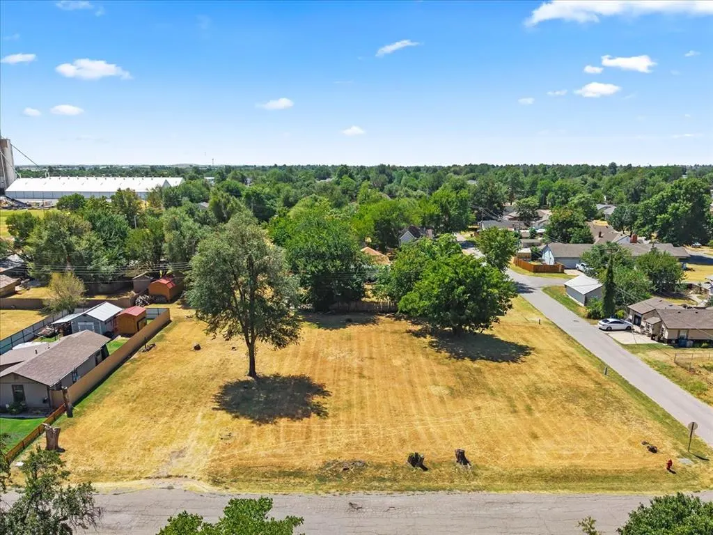 Front exterior — 511 W Cobb Street, El Reno, OK 73036