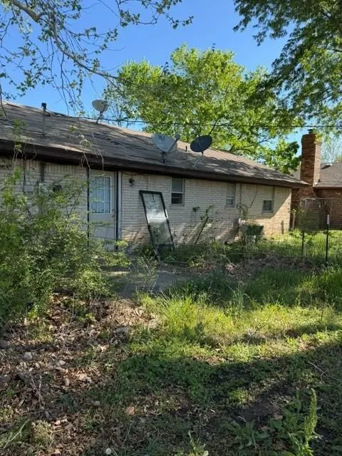Photo 14 — 405 E Main Street, Maud, OK 74854