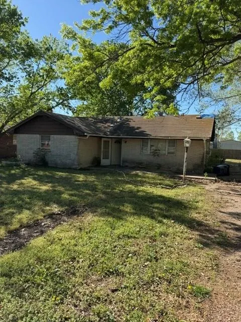 Photo 16 — 405 E Main Street, Maud, OK 74854