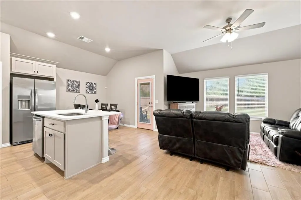 Photo 5 — 12309 SW 30th Street, Yukon, OK 73099