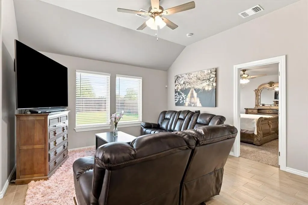 Photo 6 — 12309 SW 30th Street, Yukon, OK 73099