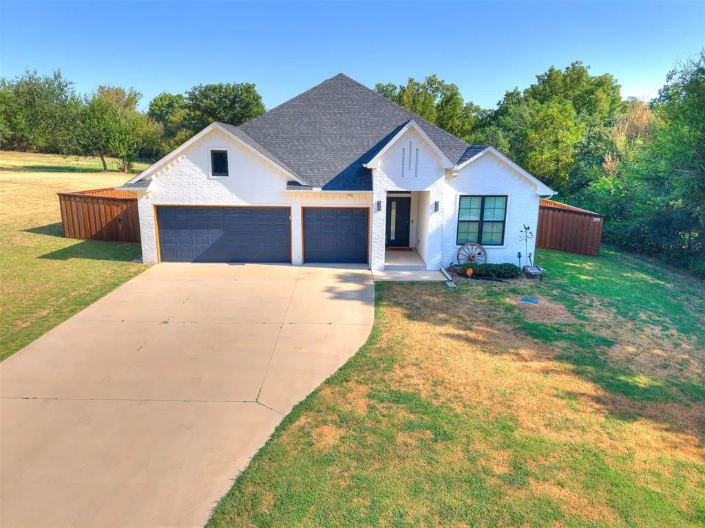 Front exterior — 11127 E Sewell Avenue, Choctaw, OK 73020
