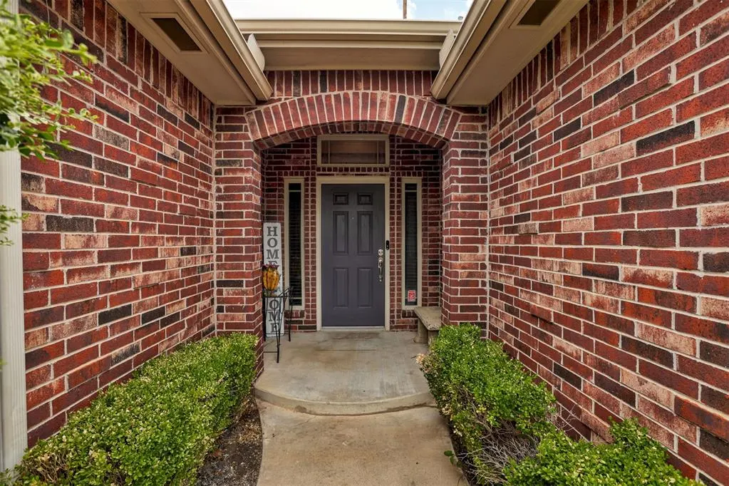Photo 4 — 16300 W Petaluma Place, Edmond, OK 73013
