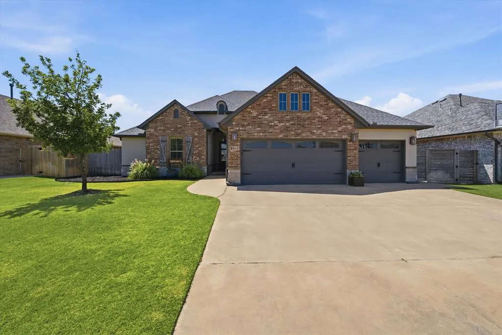 Front exterior — 9312 NW 81st Street, Yukon, OK 73099