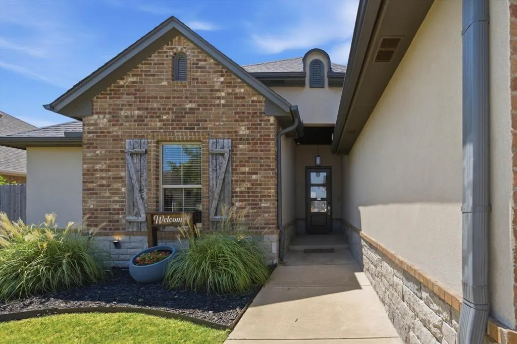 Photo 3 — 9312 NW 81st Street, Yukon, OK 73099