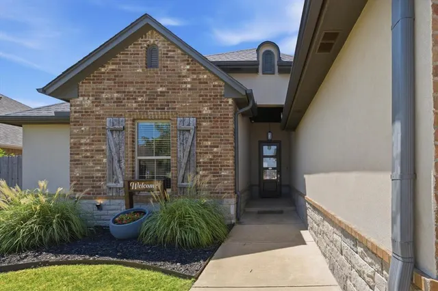 Photo 3 — 9312 NW 81st Street, Yukon, OK 73099
