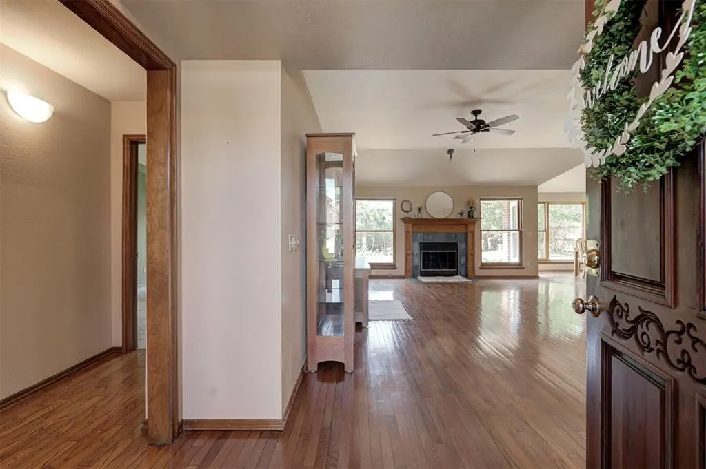 Photo 2 — 4100 Drawbridge Lane, Norman, OK 73072