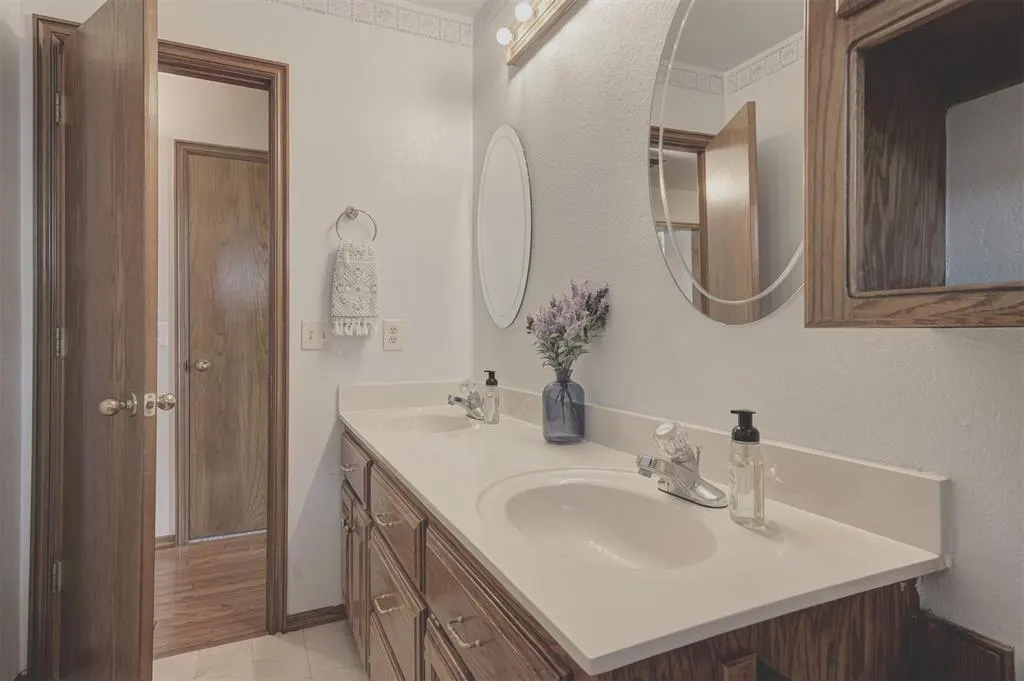 Photo 16 — 4100 Drawbridge Lane, Norman, OK 73072