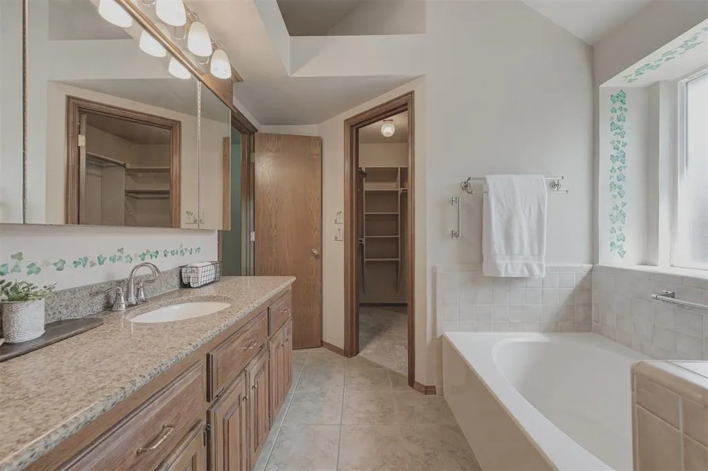 Photo 24 — 4100 Drawbridge Lane, Norman, OK 73072