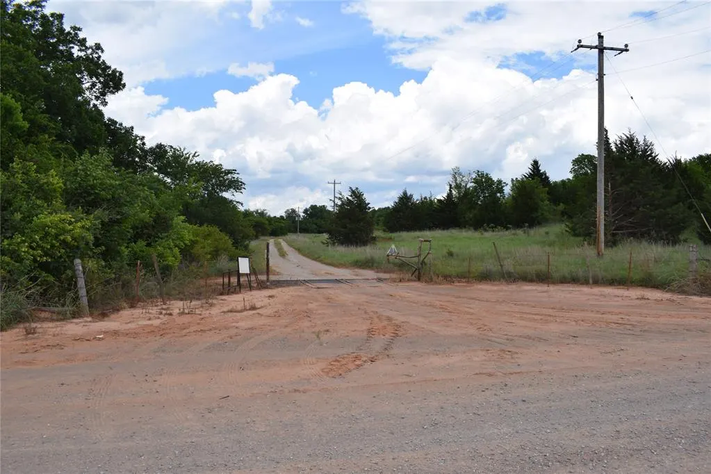 Photo 9 — 10 130th Street, Bradley, OK 73011