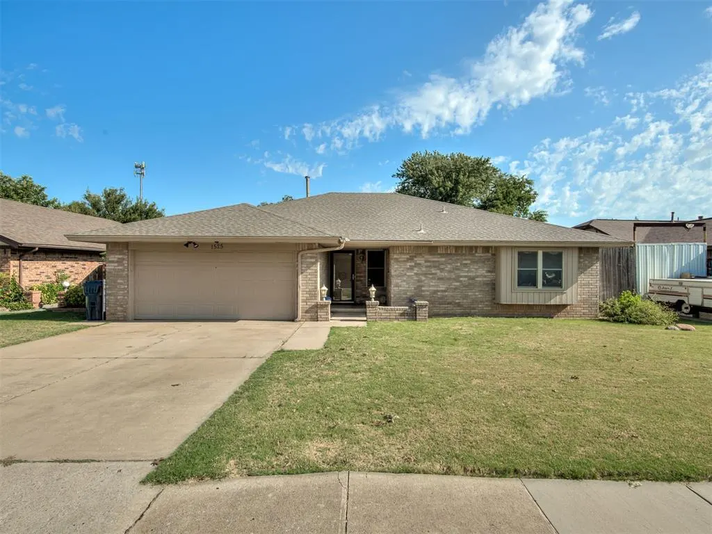 Photo 2 — 1525 SW 93rd Road, Oklahoma City, OK 73159