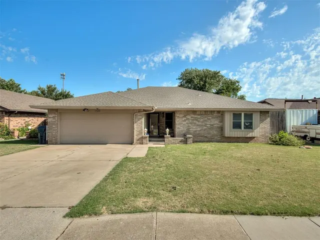 Photo 2 — 1525 SW 93rd Road, Oklahoma City, OK 73159