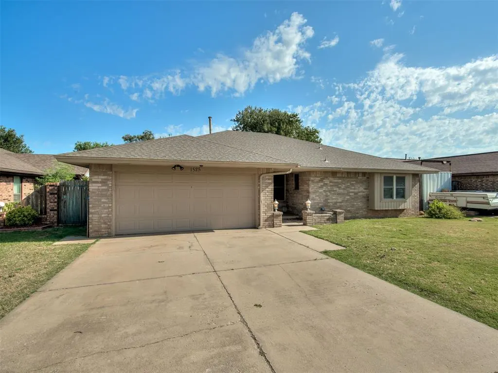 Photo 3 — 1525 SW 93rd Road, Oklahoma City, OK 73159