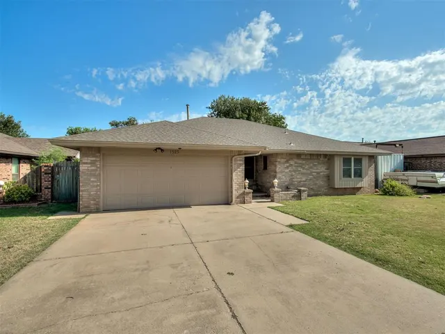 Photo 3 — 1525 SW 93rd Road, Oklahoma City, OK 73159