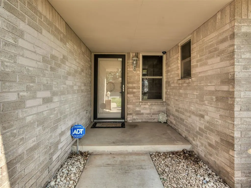 Photo 5 — 1525 SW 93rd Road, Oklahoma City, OK 73159