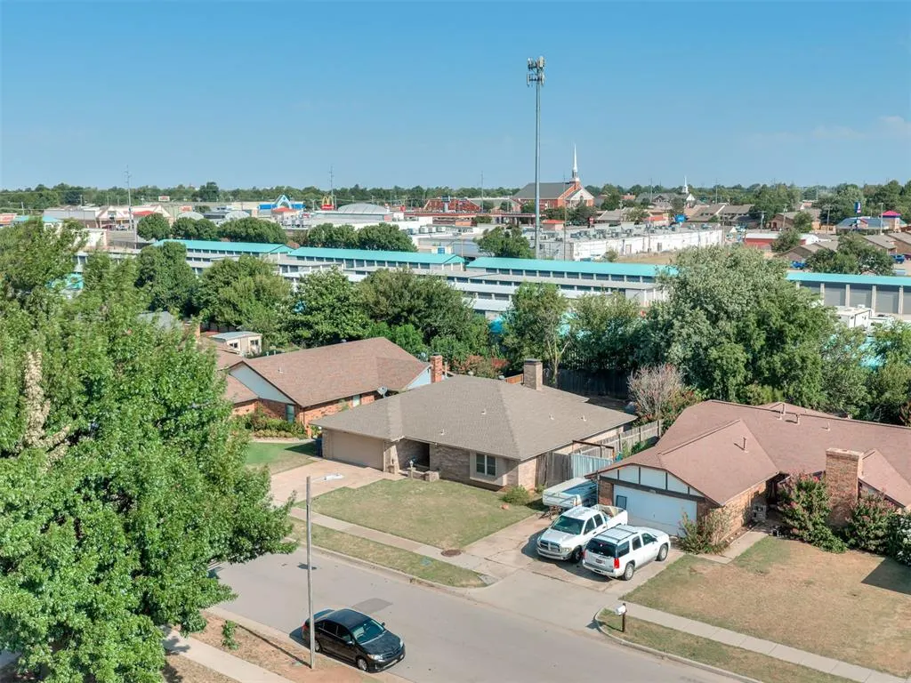 Photo 42 — 1525 SW 93rd Road, Oklahoma City, OK 73159