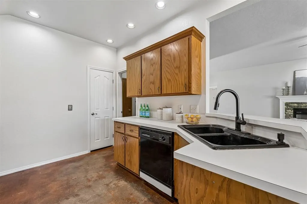 Photo 12 — 14413 S Harvey Avenue, Oklahoma City, OK 73170