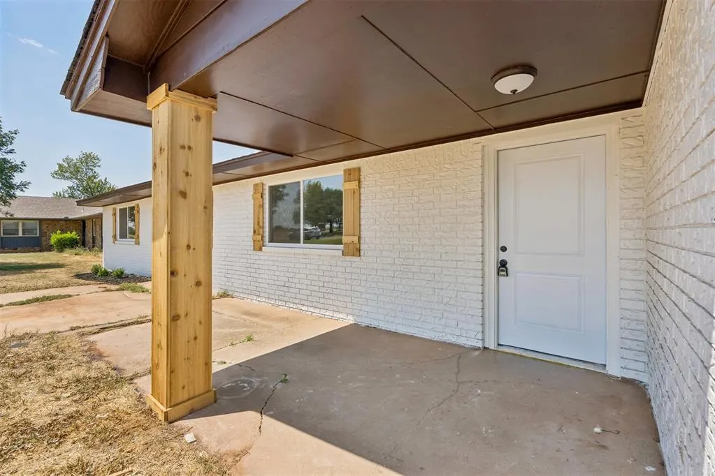 Photo 5 — 2024 E Robberts Avenue, Kingfisher, OK 73750