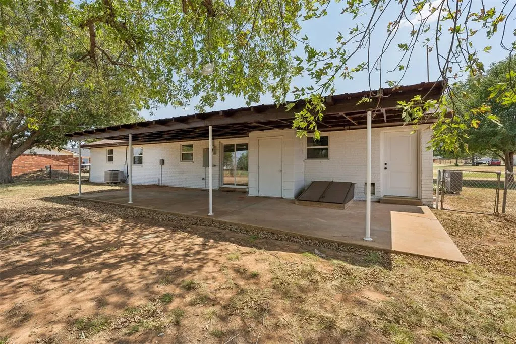 Photo 48 — 2024 E Robberts Avenue, Kingfisher, OK 73750
