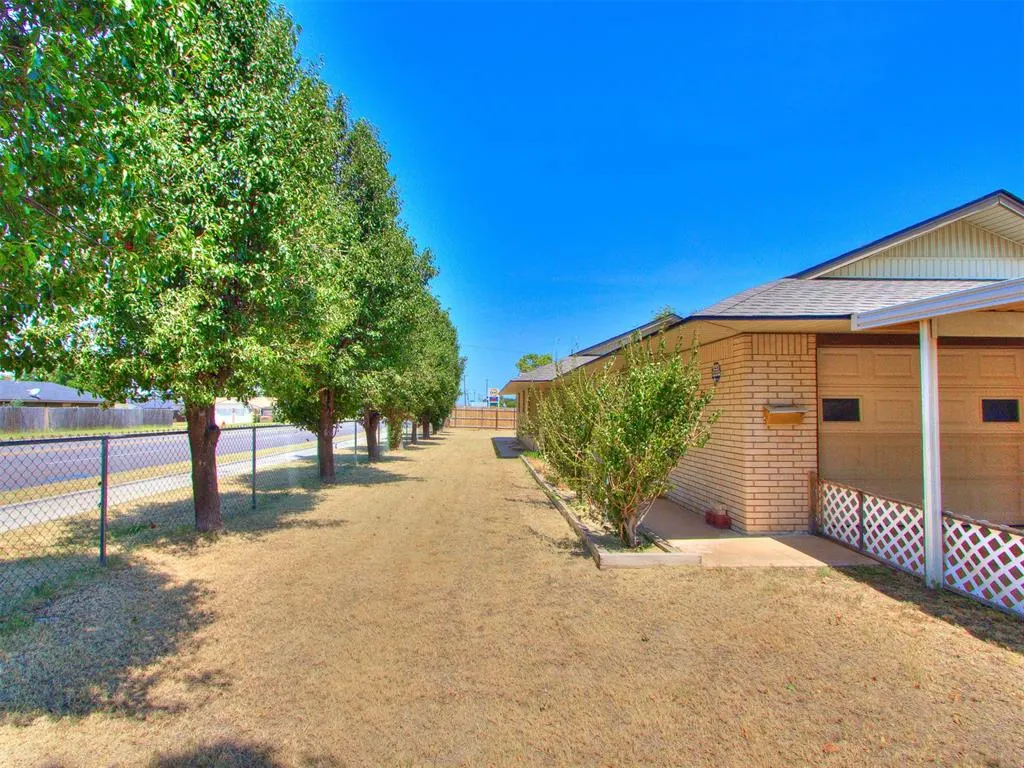 Photo 8 — 10500 N Western Avenue, Oklahoma City, OK 73114