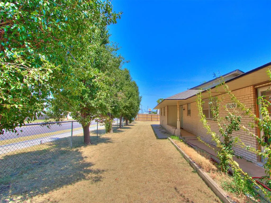 Photo 10 — 10500 N Western Avenue, Oklahoma City, OK 73114