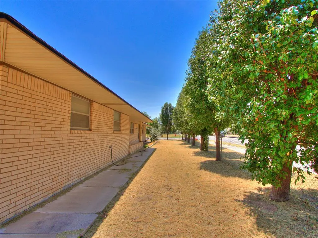Photo 13 — 10500 N Western Avenue, Oklahoma City, OK 73114
