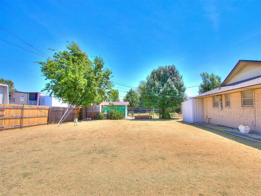 Photo 14 — 10500 N Western Avenue, Oklahoma City, OK 73114