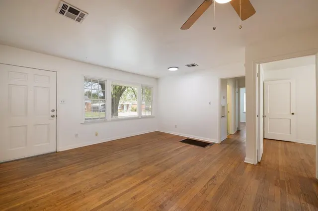 Photo 5 — 548 E Grumman Drive, Oklahoma City, OK 73110