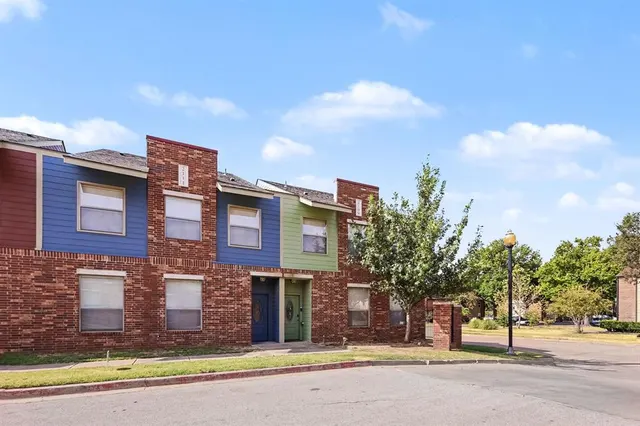 Photo 2 — 2109 Houston Street, Norman, OK 73071