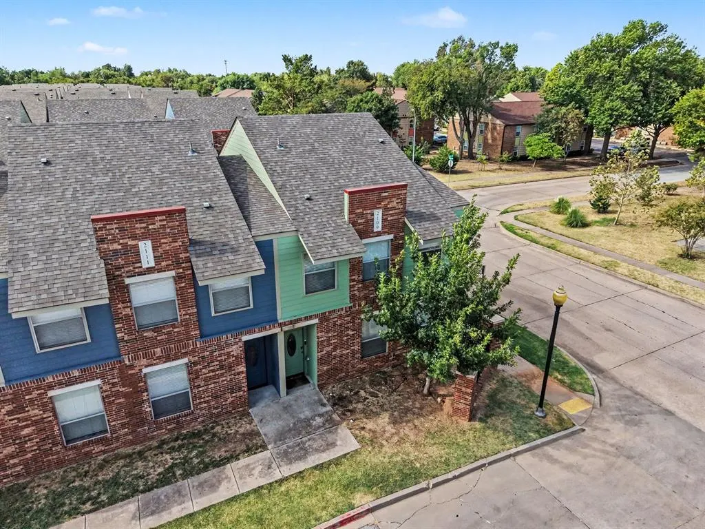 Photo 4 — 2109 Houston Street, Norman, OK 73071