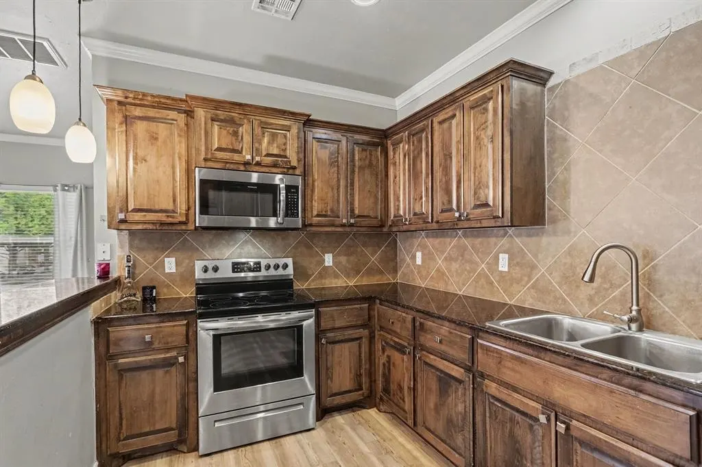 Photo 11 — 2109 Houston Street, Norman, OK 73071