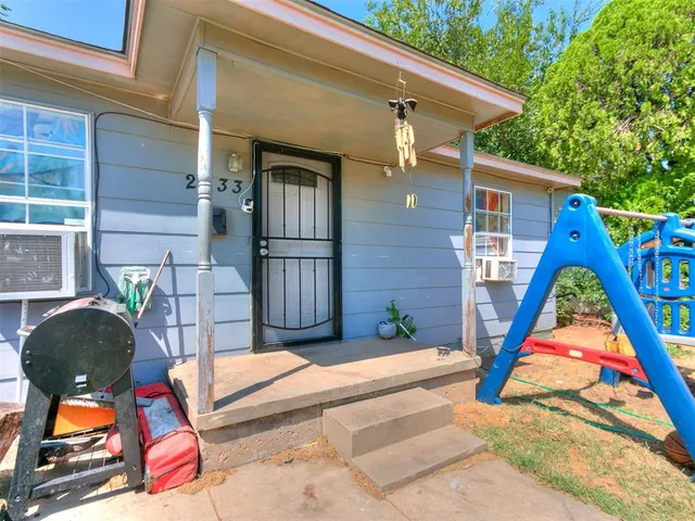 Photo 2 — 2533 SW 46th Street, Oklahoma City, OK 73119
