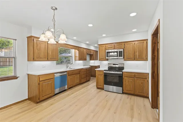 Photo 5 — 121 W 17th Street, Ada, OK 74820
