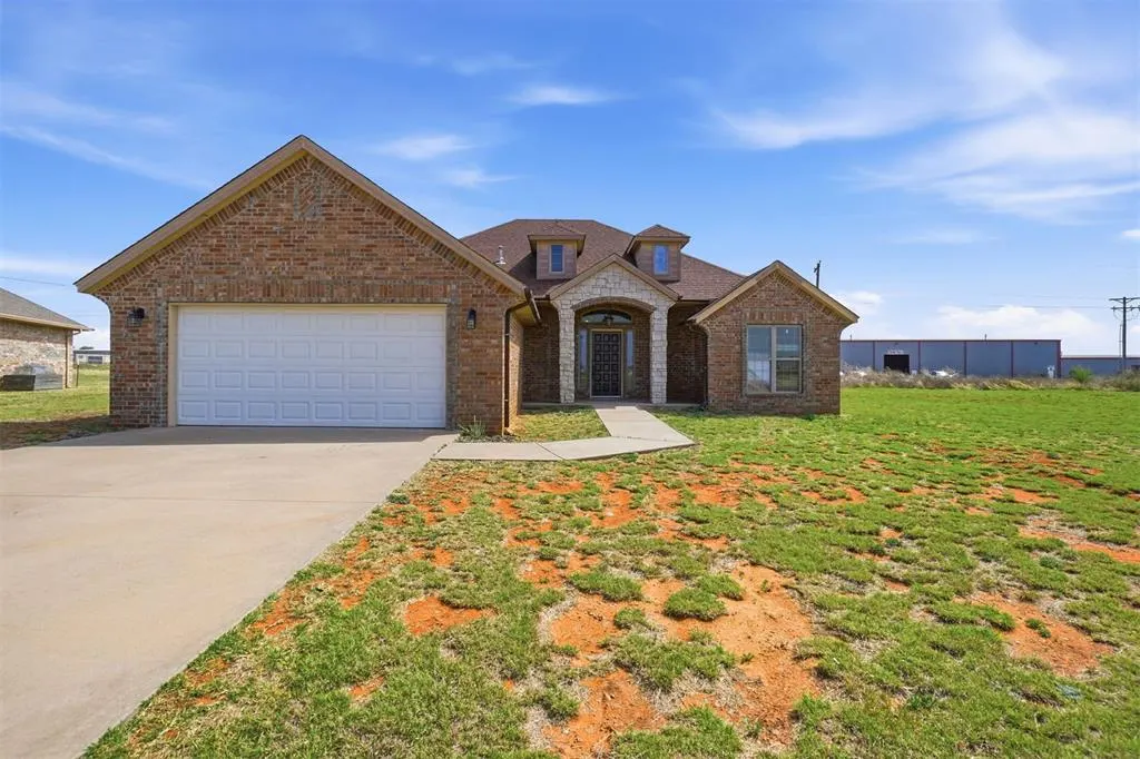 Photo 2 — 148 Gamble Lane, Elk City, OK 73644