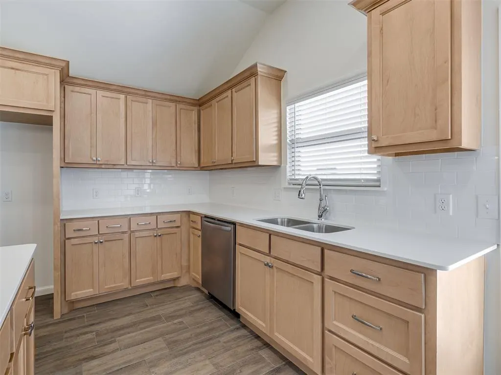 Photo 11 — 13604 Grass Plain Avenue, Yukon, OK 73099