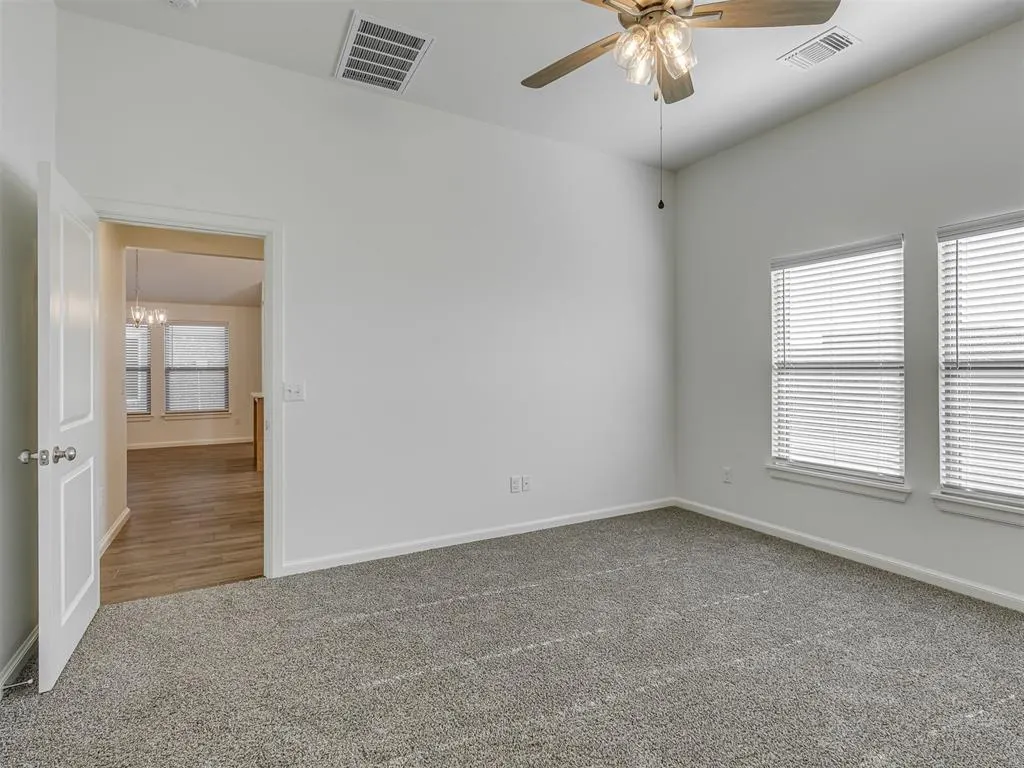 Photo 16 — 13604 Grass Plain Avenue, Yukon, OK 73099