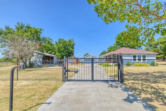 Photo 4 — 7801 N Henny Road, Jones, OK 73049
