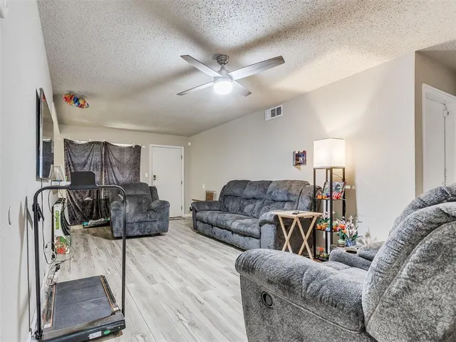 Photo 3 — 605 Eddie Drive, Oklahoma City, OK 73110