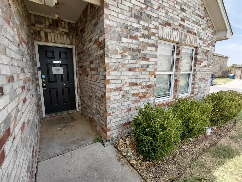 Photo 2 — 2521 Scarlet Lane, El Reno, OK 73036