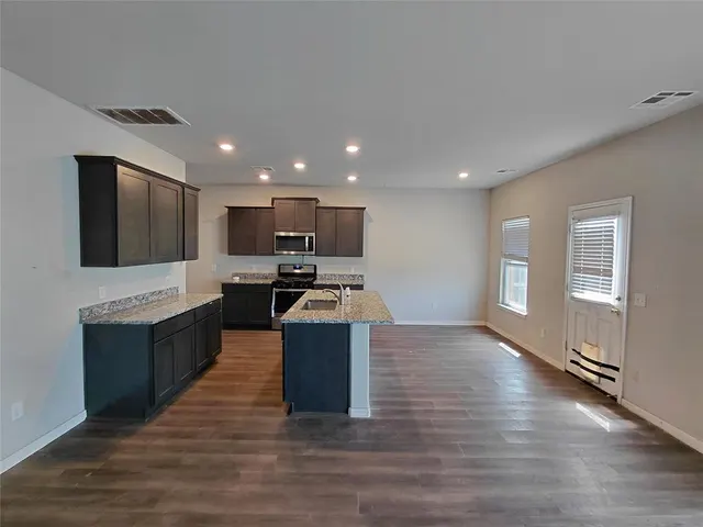 Photo 3 — 2521 Scarlet Lane, El Reno, OK 73036