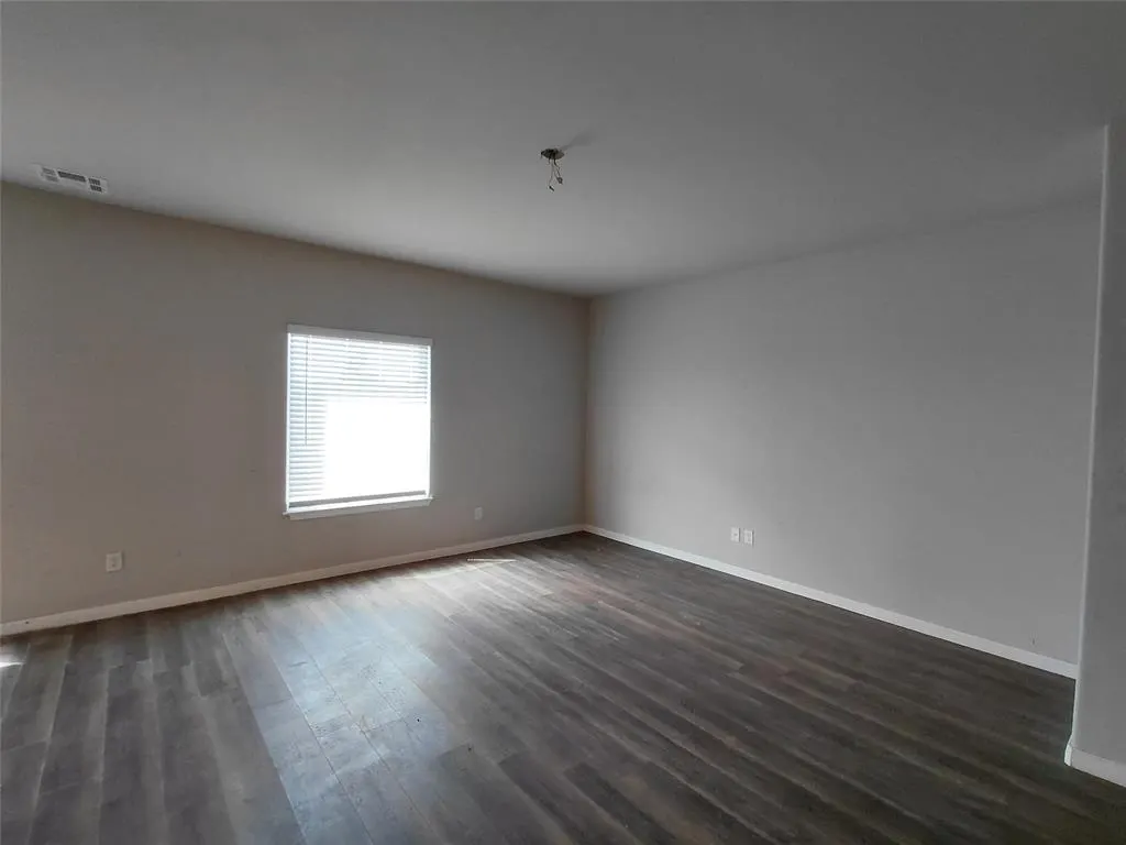 Photo 7 — 2521 Scarlet Lane, El Reno, OK 73036