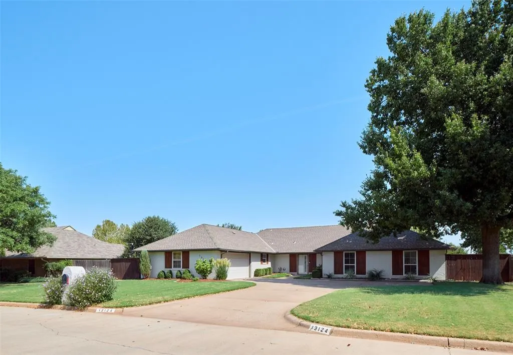 Photo 3 — 13124 Saint Andrews Drive, Oklahoma City, OK 73120