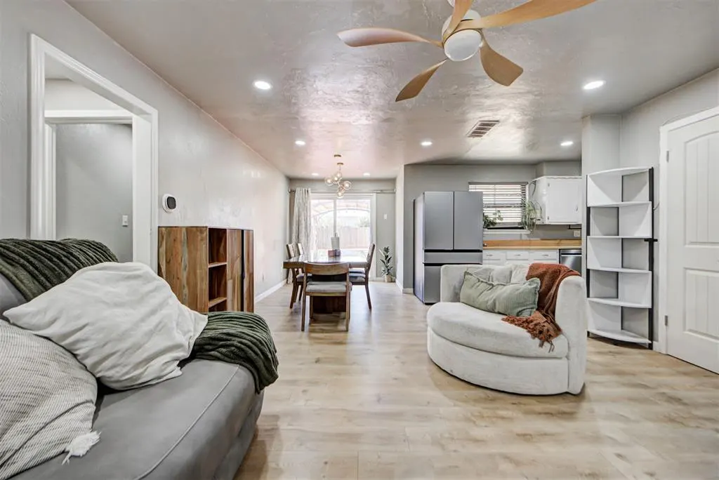 Photo 11 — 704 SW 1st Street, Moore, OK 73160